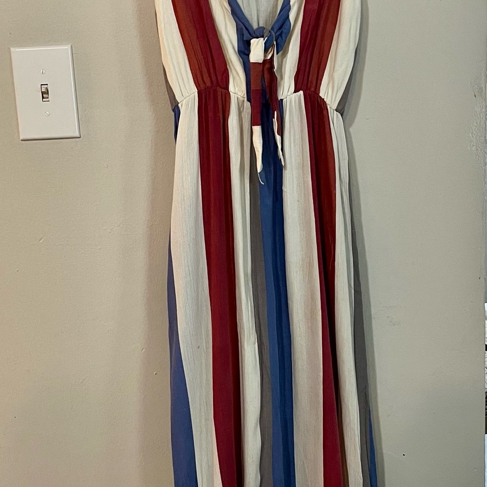 Beach maxi dress, flowy and cute.